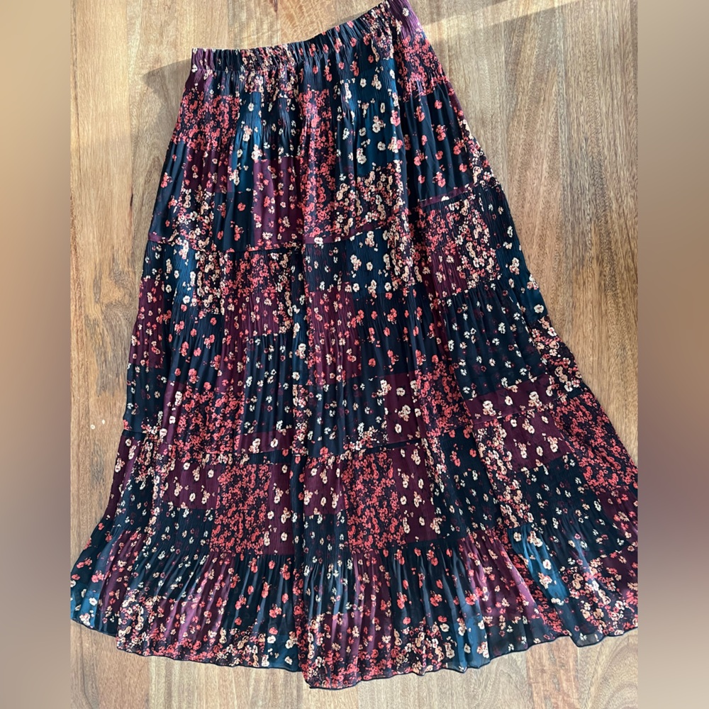 Floral Patchwork Pleated Midi Skirt - Black & Burgundy